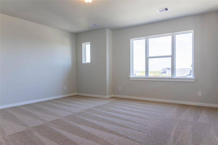Spacious, unfurnished interior of a new home in La Segarra 40', Brookshire (Image 22).