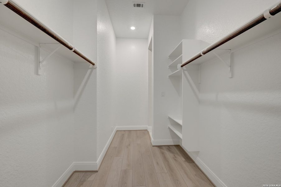 Spacious, unfurnished interior of a new home in Meyer Ranch – Legacy Series, New Braunfels (Image 22).