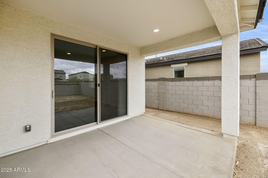 COVERED BACK PATIO