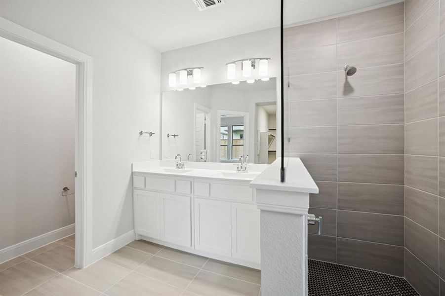 Furnished interior view inside a new home in Creekshaw – Gardens, Royse City (Image 8). Furnished interior view inside a new home in Creekshaw – Gardens, Royse City (Image 8).