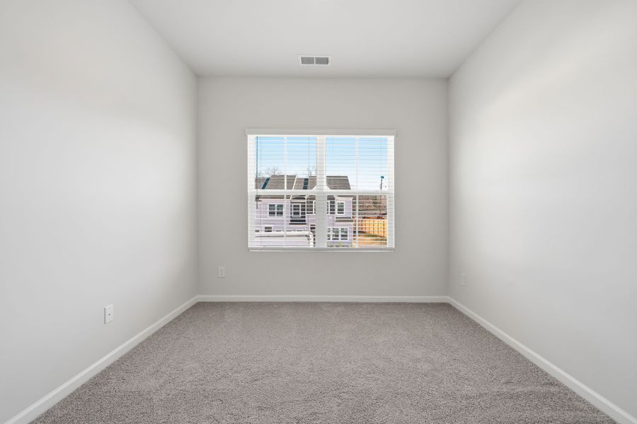 Spacious, unfurnished interior of a new home in Lakeview Village, Charlotte (Image 24).