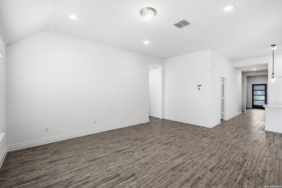 Spacious, unfurnished interior of a new home in Corley Farms, Boerne (Image 30). Spacious, unfurnished interior of a new home in Corley Farms, Boerne (Image 30).