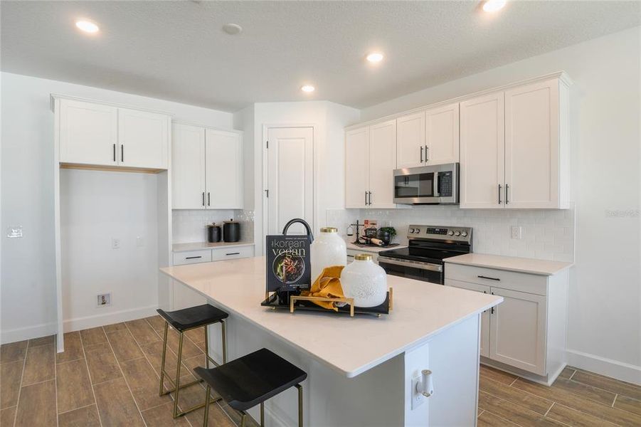 Furnished interior view inside a new home in , Winter Haven (Image 19).