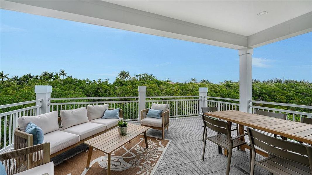 Exterior details and patio area of a home in Hunters Point, Cortez (Image 19).