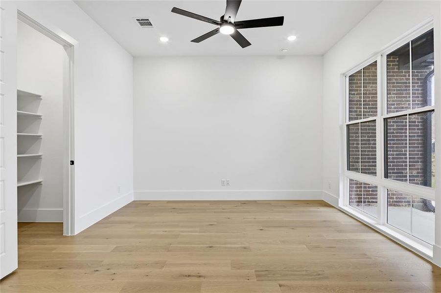 Spacious, unfurnished interior of a new home in The Grove, North Richland Hills (Image 18).