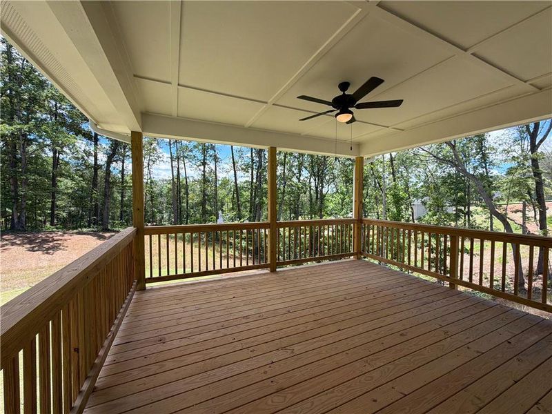 Exterior details and patio area of a home in Tuscany Hills, Douglasville (Image 20).
