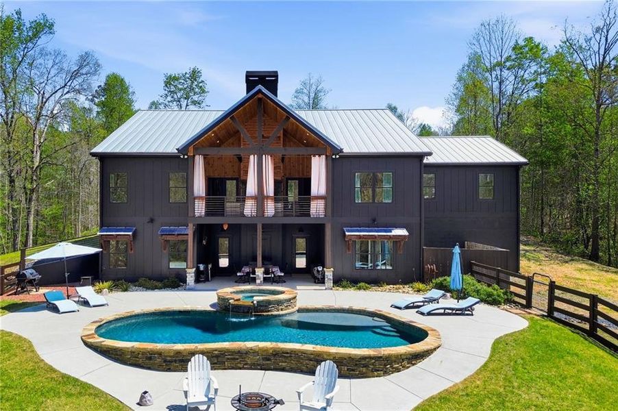 Community amenities in , Talking Rock (Image 71).