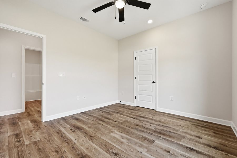 Spacious, unfurnished interior of a new home in Southern Charm, Crestview (Image 30). Spacious, unfurnished interior of a new home in Southern Charm, Crestview (Image 30).