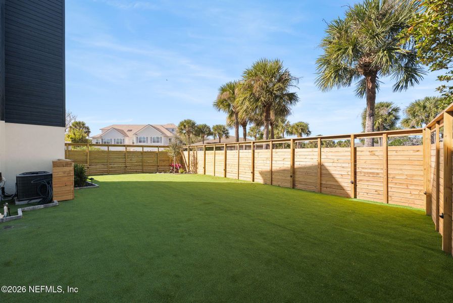 Exterior details and patio area of a home in , Jacksonville Beach (Image 27).