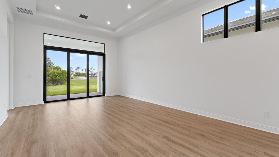 Spacious, unfurnished interior of a new home in Rivella, Port St. Lucie (Image 13).
