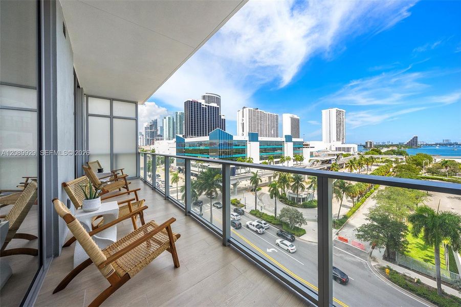 Condo located in Miami, FL showcasing its design and architecture (Image 26).