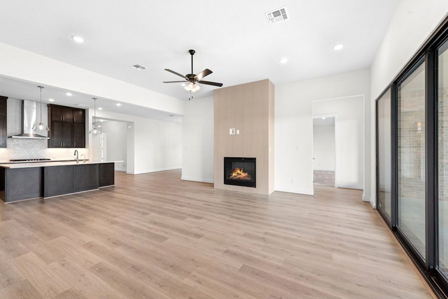 Spacious, unfurnished interior of a new home in Santa Rita Ranch, Liberty Hill (Image 27).