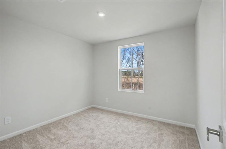 Spacious, unfurnished interior of a new home in Sterling Oaks, Ash (Image 18).