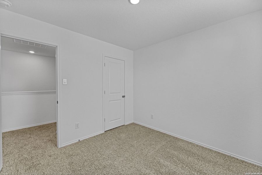 Spacious, unfurnished interior of a new home in Avenida, Converse (Image 17).