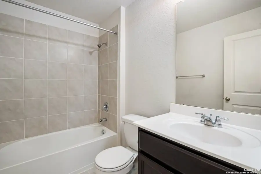 Furnished interior view inside a new home in Laurel Vistas, San Antonio (Image 9).