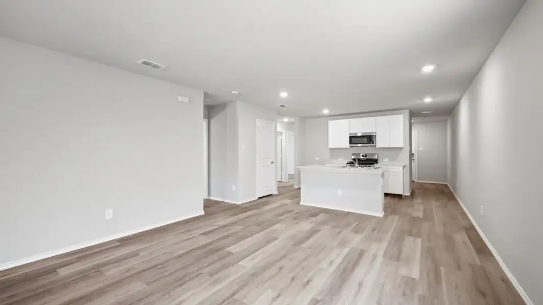 Spacious, unfurnished interior of a new home in The Canyons, Keene (Image 15).