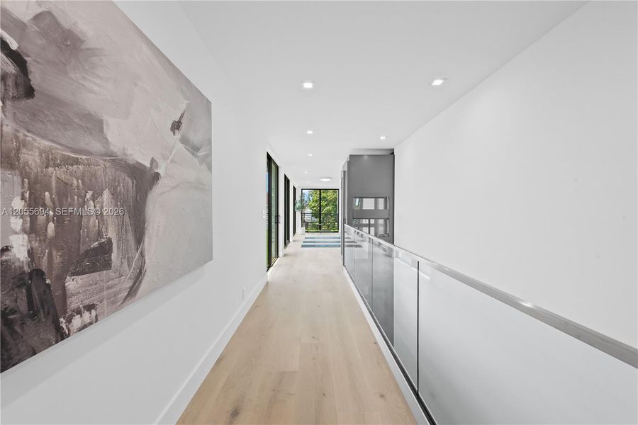 Spacious, unfurnished interior of a new home in , Fort Lauderdale (Image 25).