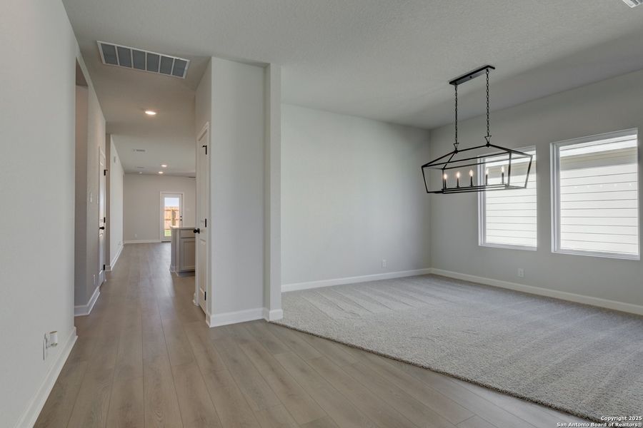 Spacious, unfurnished interior of a new home in Cordova Trails, Seguin (Image 29).
