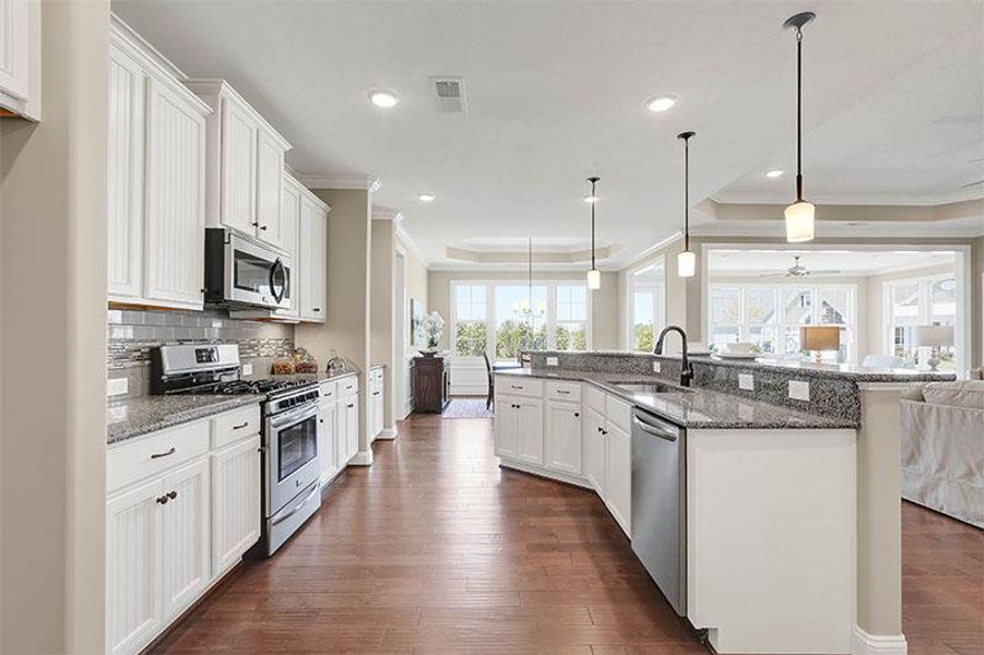 Shelter Bay, Kitchen