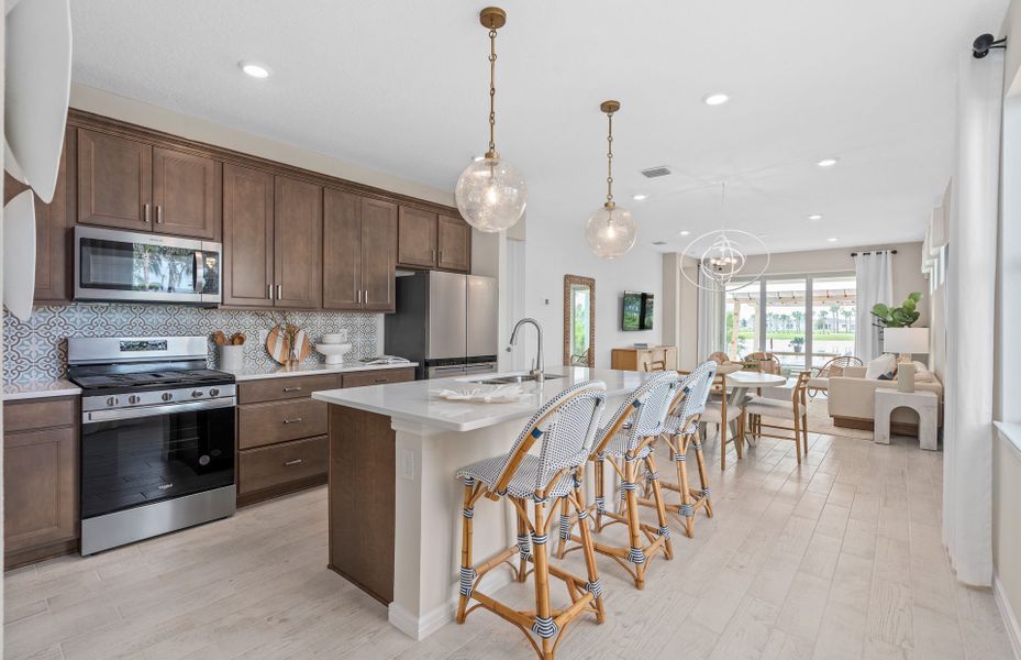 Representative furnished interior of a home built from the Hallmark by Del Webb in Del Webb Lakehaven, Clermont (Image 8).