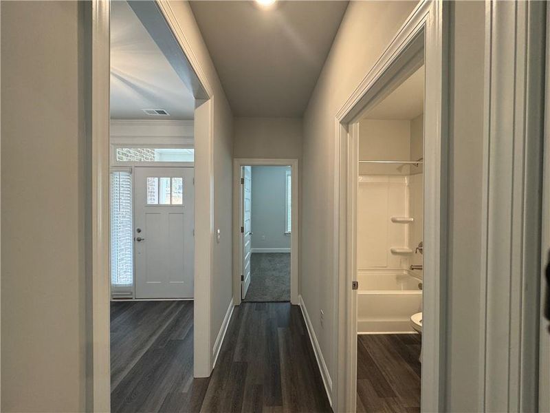 Spacious, unfurnished interior of a new home in Tuscany Hills, Douglasville (Image 26).