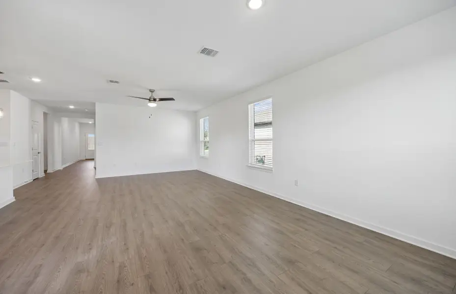 Spacious, unfurnished interior of a new home in Lagos, Manor (Image 26).