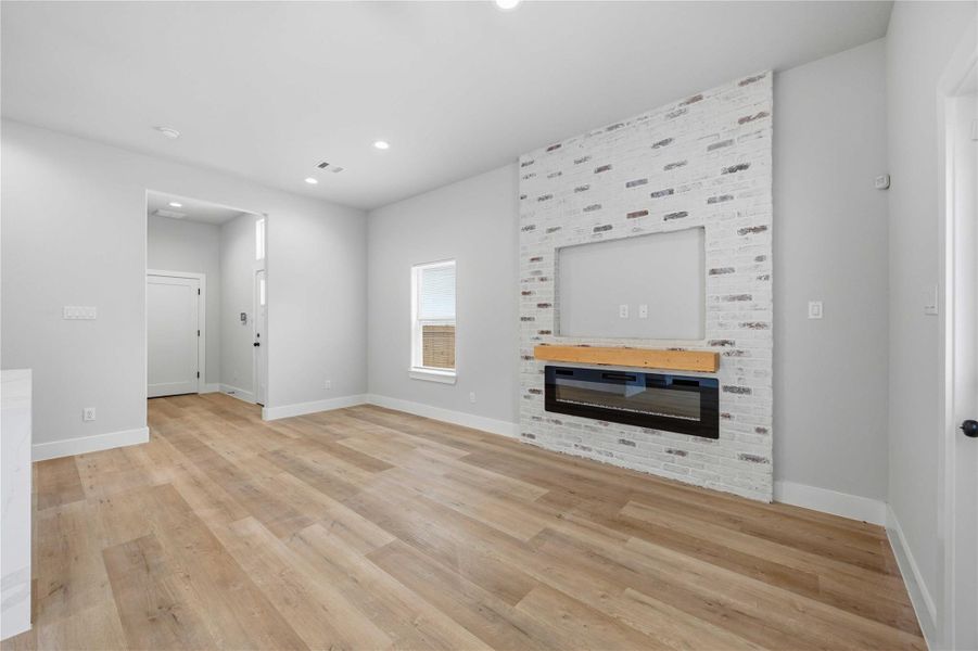 Spacious, unfurnished interior of a new home in , Houston (Image 15).