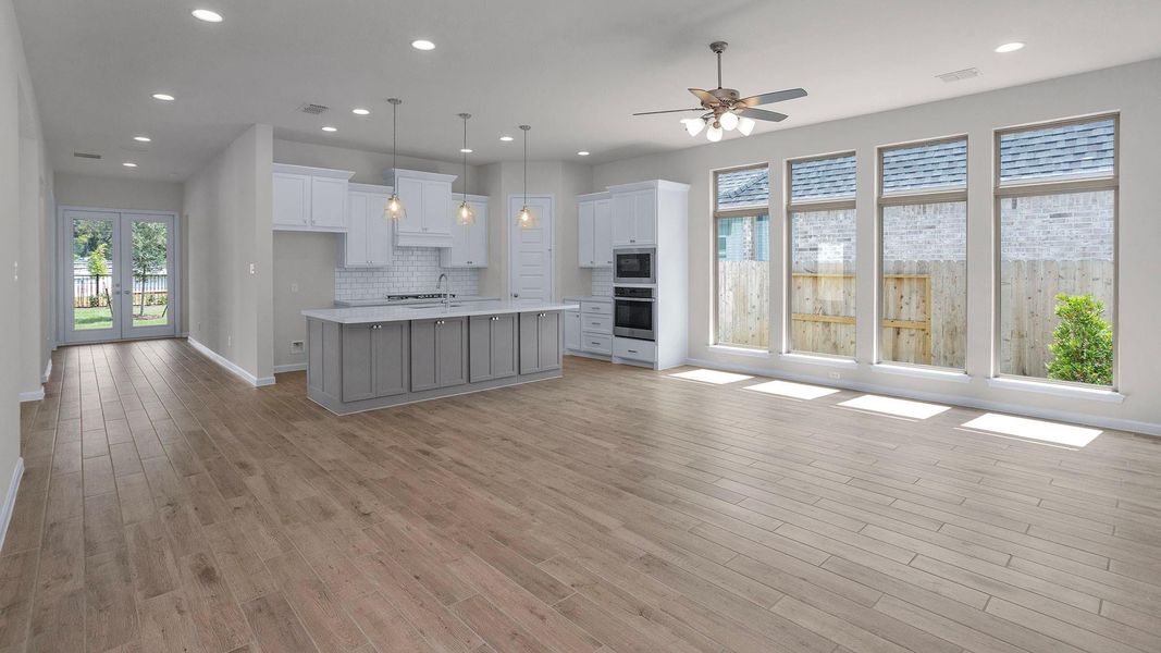 Spacious, unfurnished interior of a new home in The Groves 45', Humble (Image 7).