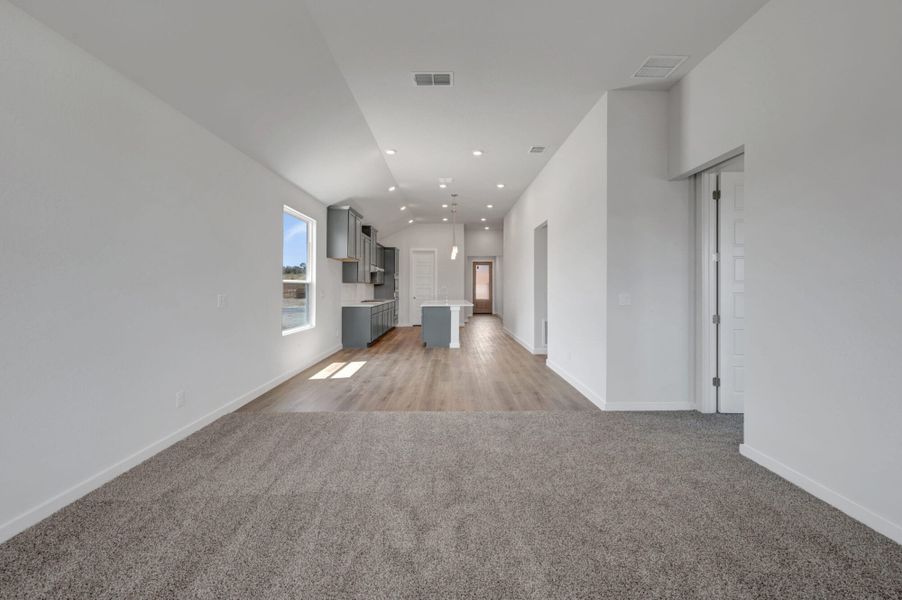 Spacious, unfurnished interior of a new home in The Meadows at Hunters Ranch, San Antonio (Image 33).