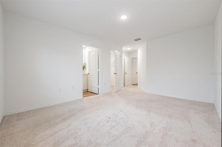 Spacious, unfurnished interior of a new home in Trilby Crossing, Brooksville (Image 18).