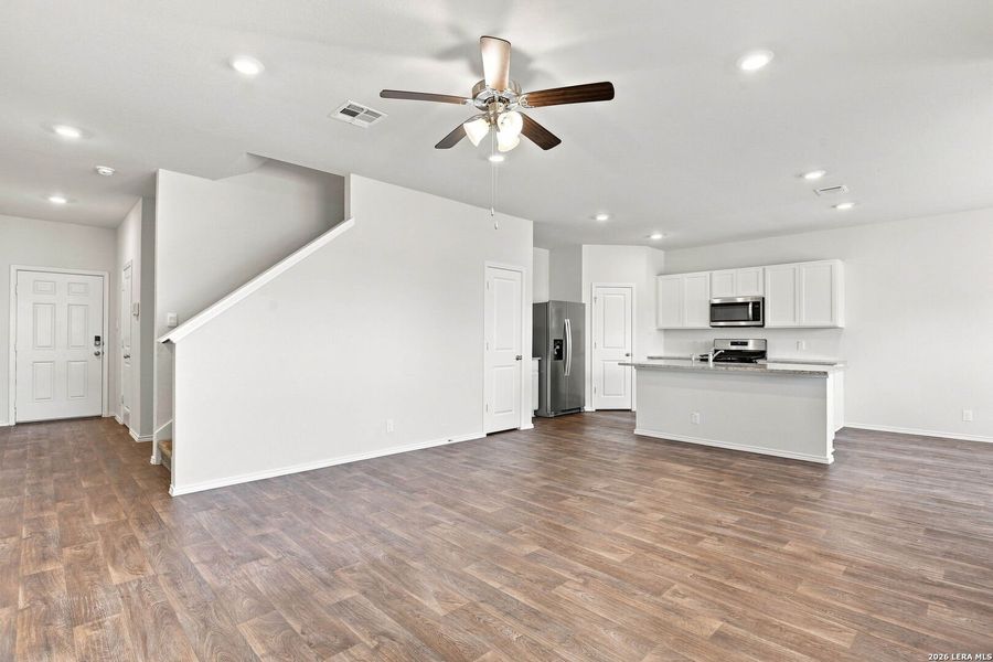 Spacious, unfurnished interior of a new home in Redbird Ranch, San Antonio (Image 15). Spacious, unfurnished interior of a new home in Redbird Ranch, San Antonio (Image 15).