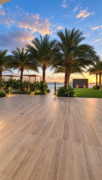 Community amenities in , Hallandale Beach (Image 9). Community amenities in , Hallandale Beach (Image 9).