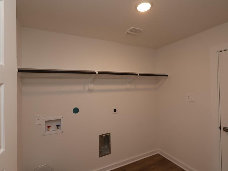 Spacious, unfurnished interior of a new home in Sorella, Tomball (Image 18). Spacious, unfurnished interior of a new home in Sorella, Tomball (Image 18).