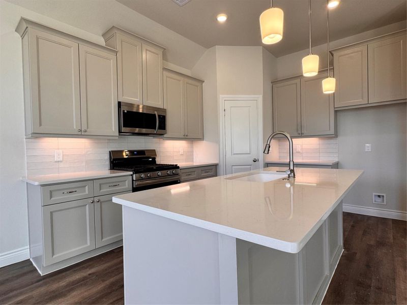Furnished interior view inside a new home in Grand Oaks Reserve, Cleveland (Image 6). Furnished interior view inside a new home in Grand Oaks Reserve, Cleveland (Image 6).