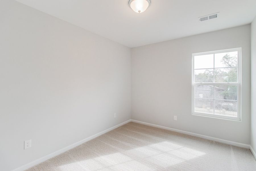 Spacious, unfurnished interior of a new home in Astoria, Columbia (Image 25).