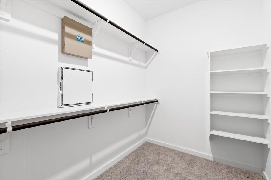 Spacious, unfurnished interior of a new home in Kendall Lakes, Alvin (Image 21).