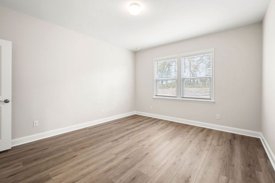 Spacious, unfurnished interior of a new home in Salem Bay, Beaufort (Image 25).