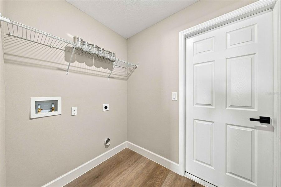 Spacious, unfurnished interior of a new home in , Ocala (Image 27).