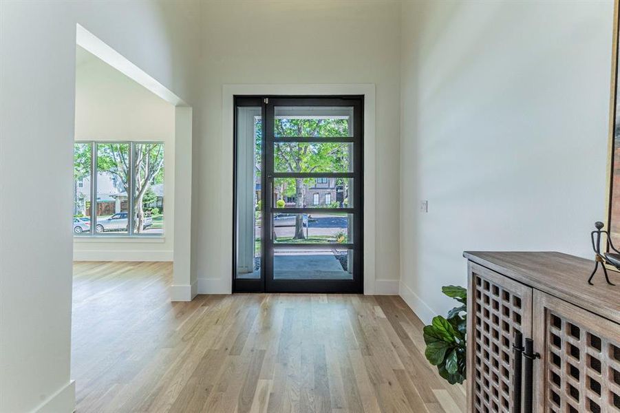 Spacious, unfurnished interior of a new home in , Dallas (Image 23).