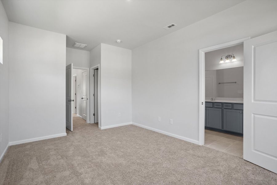 Spacious, unfurnished interior of a new home in Renaissance at White Oak, Garner (Image 20).