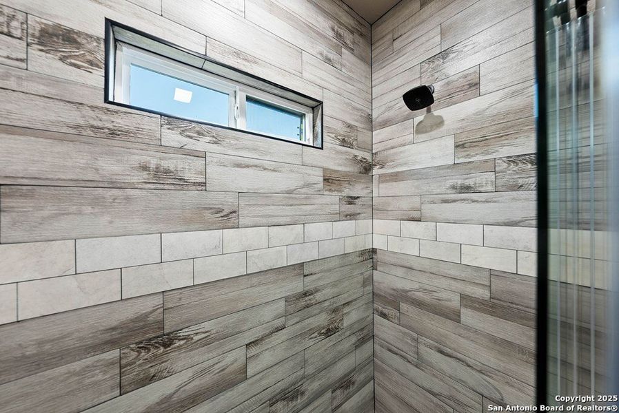 Furnished interior view inside a new home in , Kerrville (Image 15).