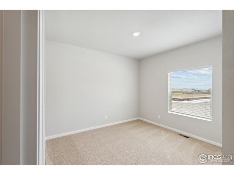 Spacious, unfurnished interior of a new home in , Severance (Image 10).