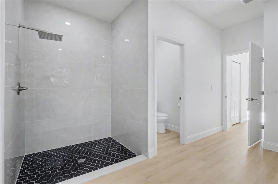 Spacious, unfurnished interior of a new home in , Citrus Springs (Image 15).