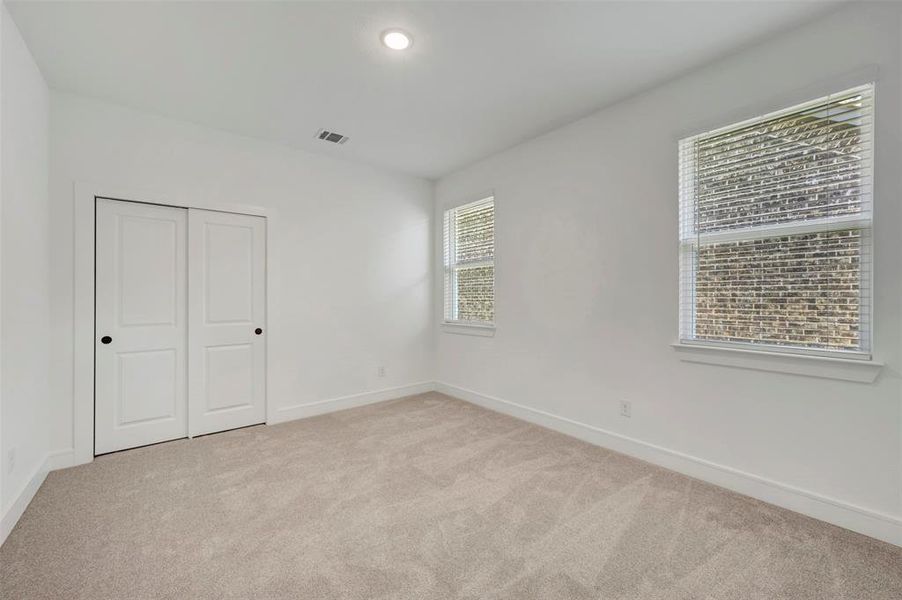 Spacious, unfurnished interior of a new home in Timberbrook, Justin (Image 30).