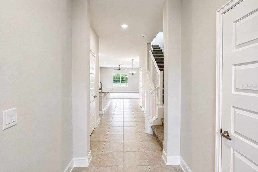 Spacious, unfurnished interior of a new home in Harmony Central, St. Cloud (Image 12).