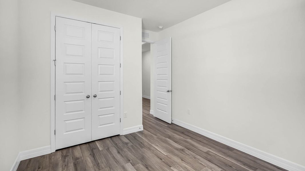 Spacious, unfurnished interior of a new home in Hawthorne Ranch, Lakeland (Image 28).