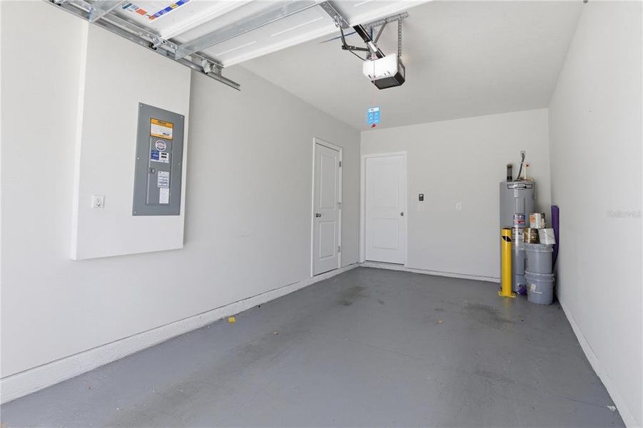 Spacious, unfurnished interior of a new home in , New Port Richey (Image 35).