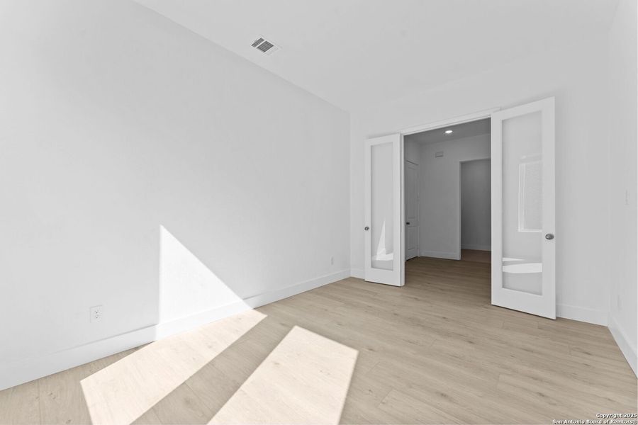 Spacious, unfurnished interior of a new home in , New Braunfels (Image 31). Spacious, unfurnished interior of a new home in , New Braunfels (Image 31).