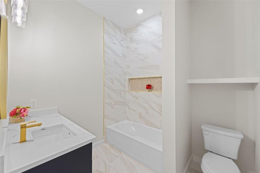 Furnished interior view inside a new home in , Dallas (Image 7).