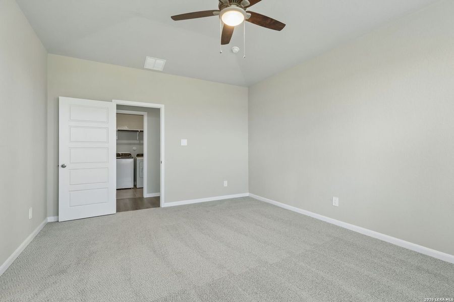 Spacious, unfurnished interior of a new home in Thomas Pond, San Antonio (Image 22). Spacious, unfurnished interior of a new home in Thomas Pond, San Antonio (Image 22).
